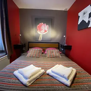 Loger à La Madeleine Apartment